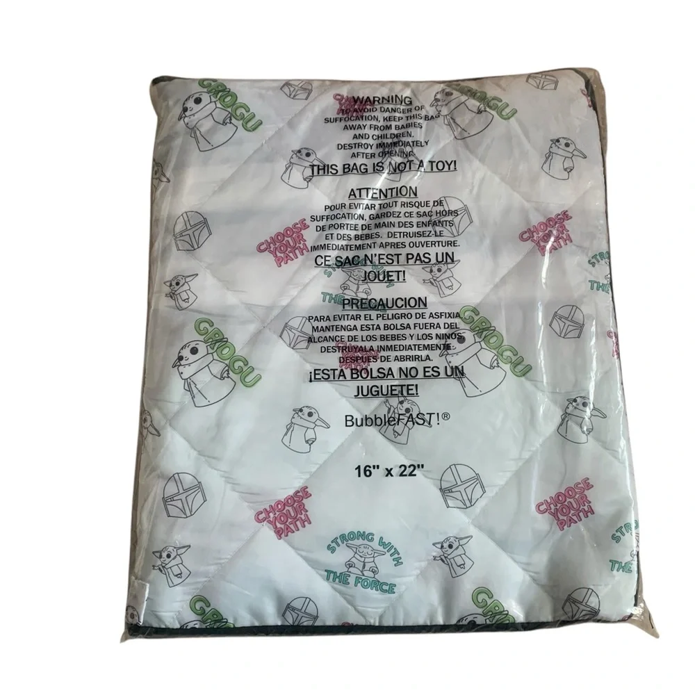 NWT Star Wars Grogu Mandalorian Reversible Picnic Blanket Tote